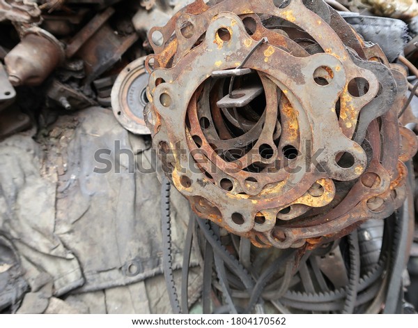  Old engine spare parts not used Sorted\
for sale, reuse.                             \

