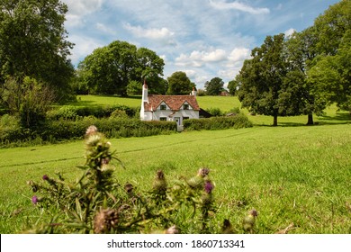 Old English Cottage In The Chiltern Hills, England	