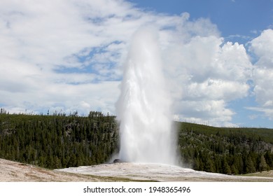 Old Faithful Geyser Eruption Yellowstone Caldera