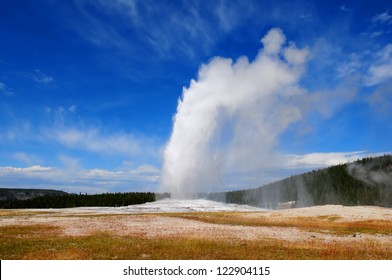 Old Faithful Geyser, Yellowstone NP