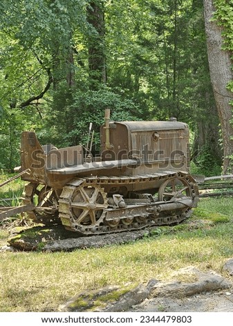Old farming tractor in North Georgia 