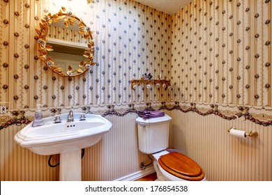 924 Old Fashioned Bathtub Images, Stock Photos & Vectors | Shutterstock