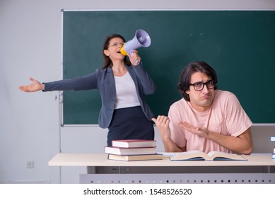 710 Teacher yelling at student Images, Stock Photos & Vectors ...