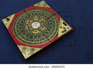 Old Feng Shui Compass