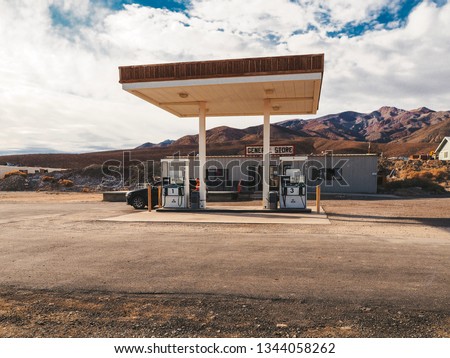 Old gas station in Death Valley