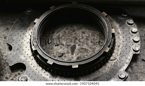 \
old gear, gearbox,\
bearing, gear wheel