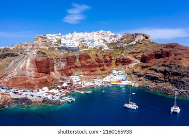 The old harbor of Ammoudi under the famous village of Oia at Santorini, Greece. - Powered by Shutterstock