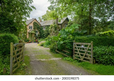 Old Herefordshire House With Garden