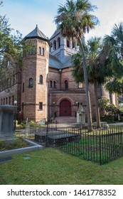 The Old, Historic Circular Church With Greek Revival Architecture In Downtown Charleston, South Carolina.