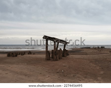 old hithe and warm wind 