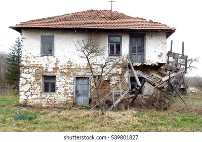 old house - Shutterstock ID 539801827