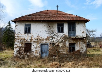 old house - Shutterstock ID 696297613