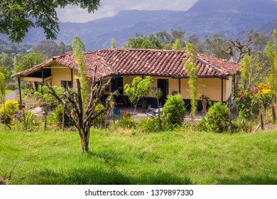 123 Abandoned farm house in colombia Stock Photos, Images & Photography ...