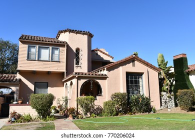  Old Houses With Landscaped Front The Yard In The Suburbs Of Los Angeles, CA.