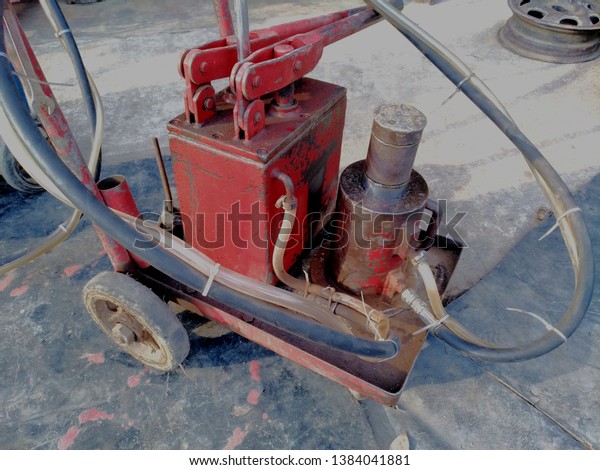 Old Hydraulic Car Lift Jack Trolley Stock Photo Edit Now 1384041881