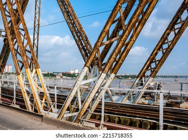 Old Iron Long Bien Bridge (former Paul Doumer Bridge) Across The Red River In Hanoi, Vietnam, Asia