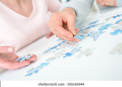 Elderly Puzzle Imagenes Fotos De Stock Y Vectores Shutterstock