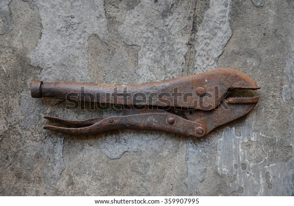 Old Locking\
Pliers