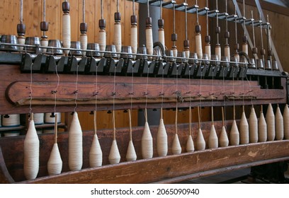 5,708 Old fashioned loom Images, Stock Photos & Vectors | Shutterstock
