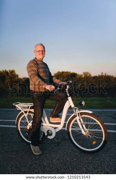 bicycle for old man