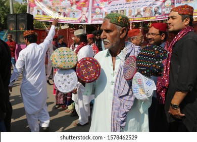 sindhi topi shops