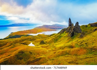  Old Man of Storr rock formation, Isle of Skye, Scotland.