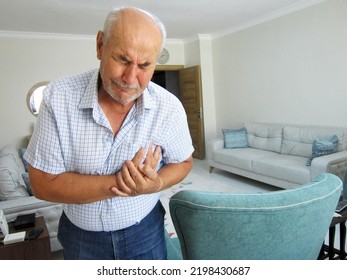                    Old Man Suffering, Shrinking And Having Trouble Breathing, Chest Pain Or Heart Attack, Life Insurance. Heart Attack Symptoms. Senior Health Concepts                               