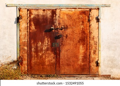 Vintage Garage Door Stock Photos Images Photography Shutterstock