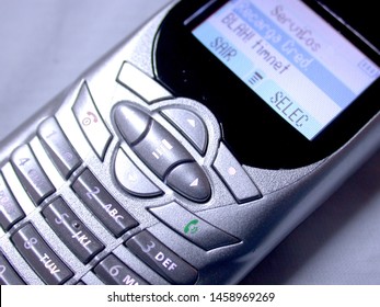           Old Moblie Phone 2004 - Vintage Phone