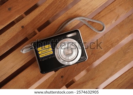 Old model digital camera, a trend in its era