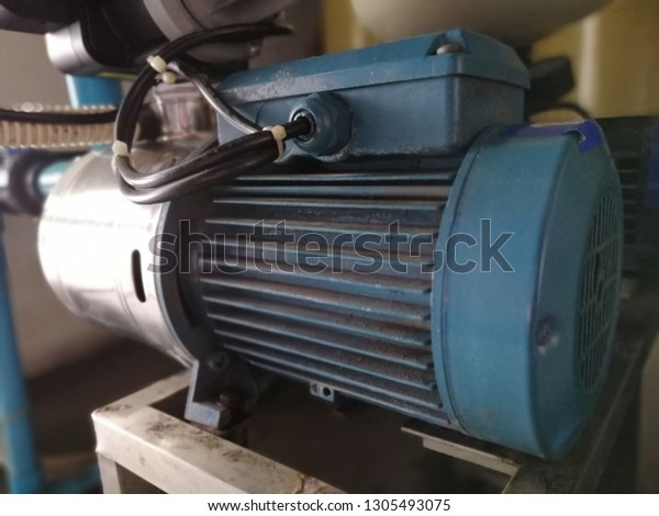 old motor water\
pump