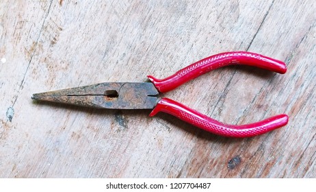 pinch nose pliers