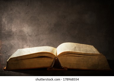 150 Year Old Open Bible Copyspace Stock Photo 196707365 | Shutterstock