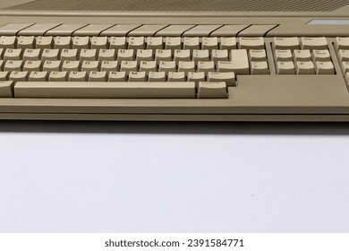 Old PC 16-bit computers, primitive computers from the 1980s and 1990s