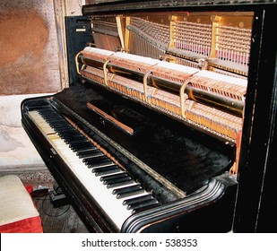 The Old Piano Of The Preservation Hall, Jazz Band, New Orleans -