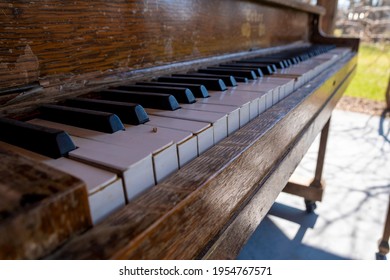 An Old Piano Sits Unused And In A State Of Disrepair In An Outdoor Music Venue In Coldwater, Ontario.