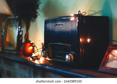 Old Radio Tangled Christmas Lights