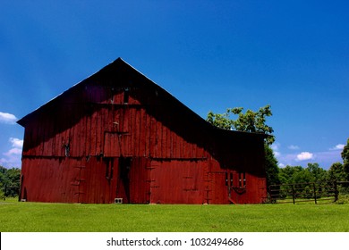 Old Red Barn In Rural Kentucky. 