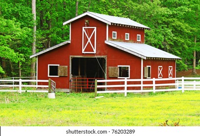 240,518 Old barn Images, Stock Photos & Vectors | Shutterstock