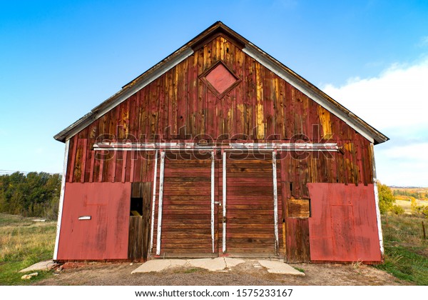 Old Red Painted Weathered Barn All Stock Photo Edit Now 1575233167