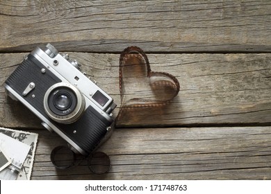 Old Retro Camera With Heart Love Photography Creative Concept