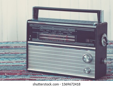 Old Retro Radio Receiver Stock Photo 1369672418 | Shutterstock