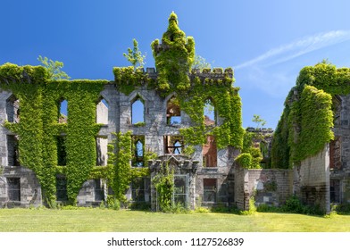 Old Ruins Of An Abandoned Small Pox Hospital On Roosevelt Island In New York City