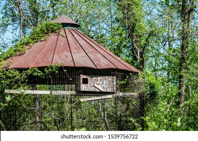 Corn Crib Images Stock Photos Vectors Shutterstock