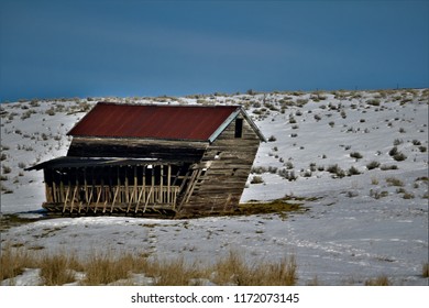 Old Rustic Wood Barn Red Metal Stock Photo 1172073145 | Shutterstock