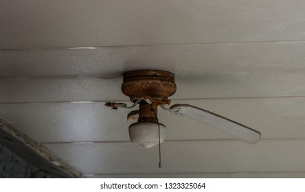 Imagenes Fotos De Stock Y Vectores Sobre Rusty Fan