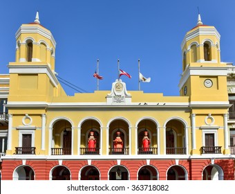 Old San Juan City Hall In The Plaza De Armas In Puerto Rico During The Christmas Holiday.