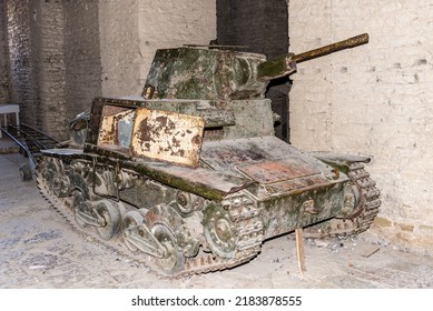 Old Second World War Italian Tank