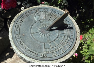 1,207 Sundial Face Images, Stock Photos & Vectors 