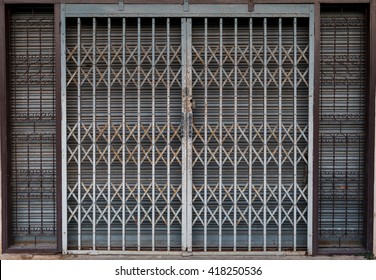 Puerta Ascensor Antiguo Imagenes Fotos De Stock Y Vectores Shutterstock